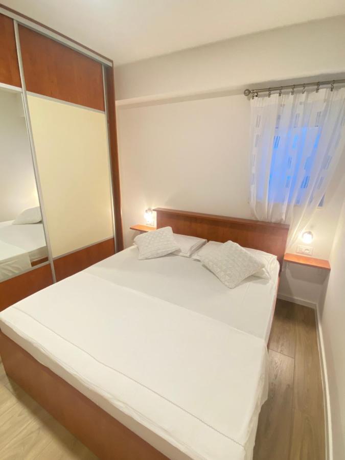 Apartment Lana Baška Voda Extérieur photo